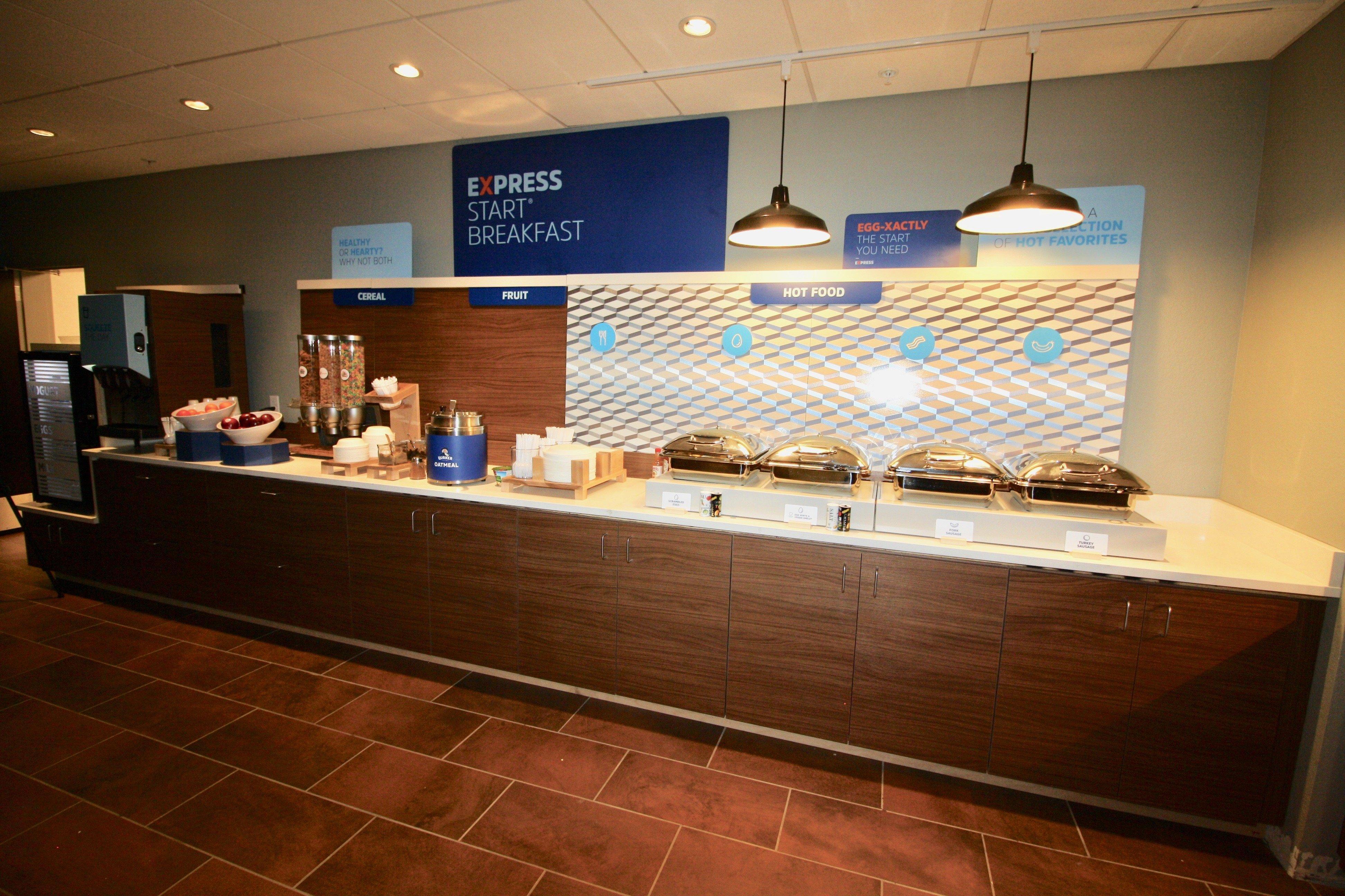 Holiday Inn Express & Suites - Kirksville - University Area By Ihg Exterior foto