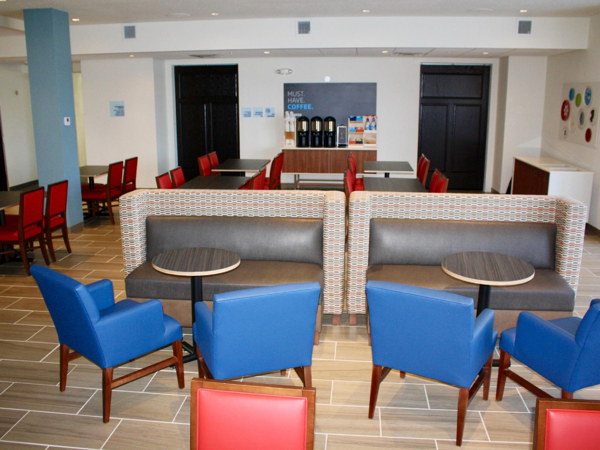 Holiday Inn Express & Suites - Kirksville - University Area By Ihg Exterior foto