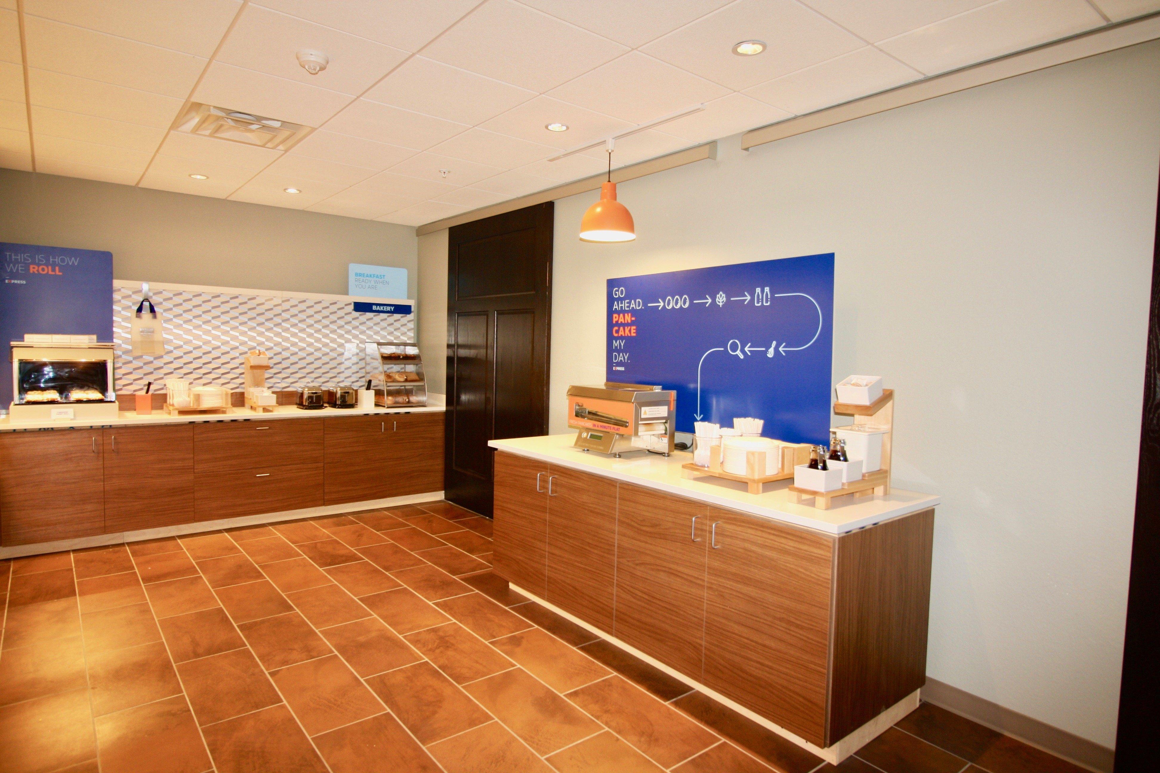 Holiday Inn Express & Suites - Kirksville - University Area By Ihg Exterior foto